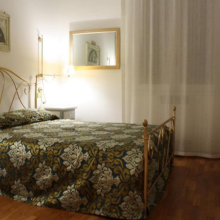 Appartamento Blu Centro Storico โบโลญญา ภายนอก รูปภาพ
