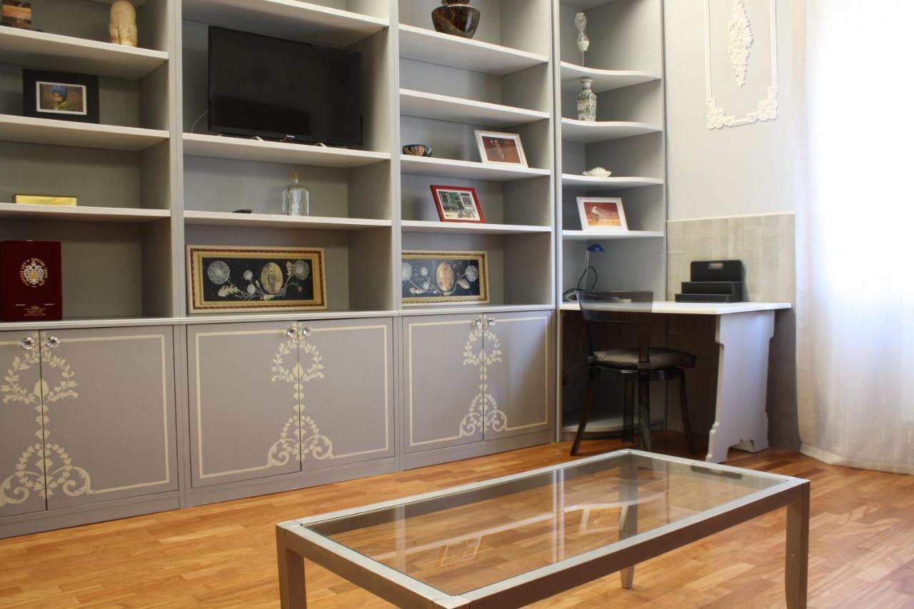 Appartamento Blu Centro Storico โบโลญญา ภายนอก รูปภาพ